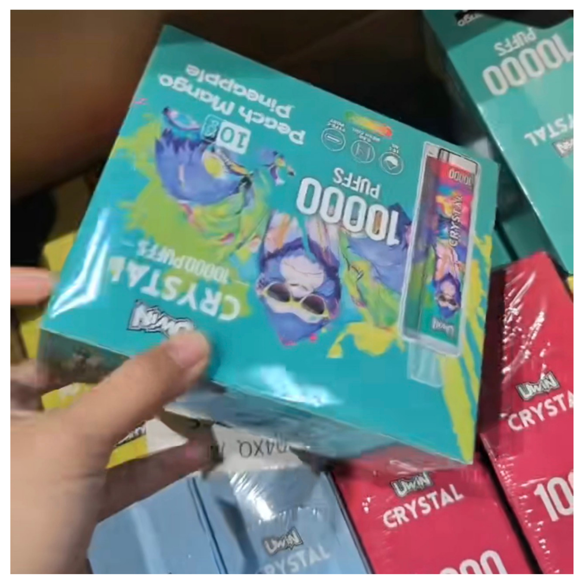 30 boîtes Uwin Crystal 10 000puffs